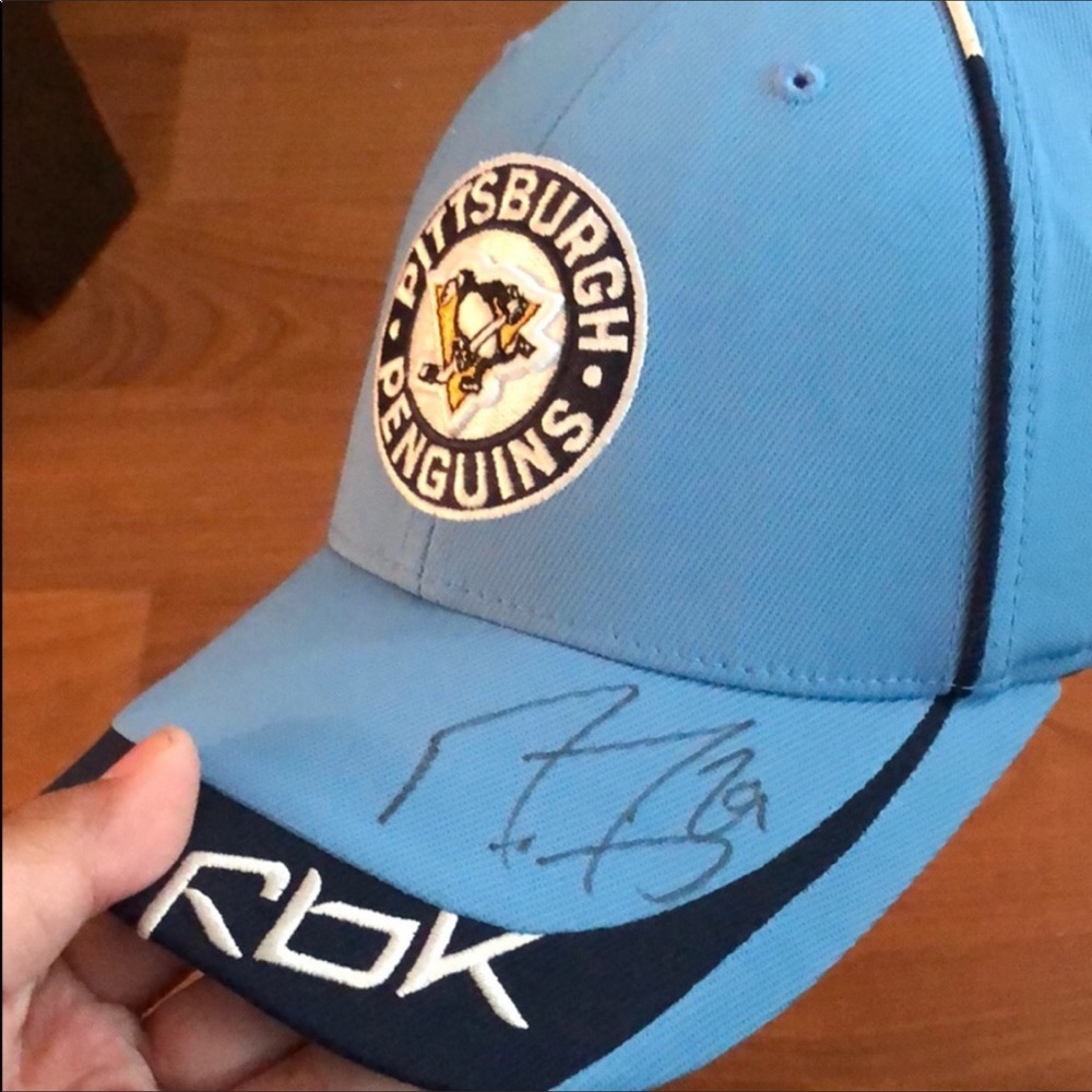 Pittsburgh Penguins Signed Hat (Marc André Fleury)